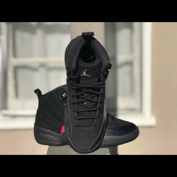 Women Air Jordan Retro 12 - Picture 5 of 8